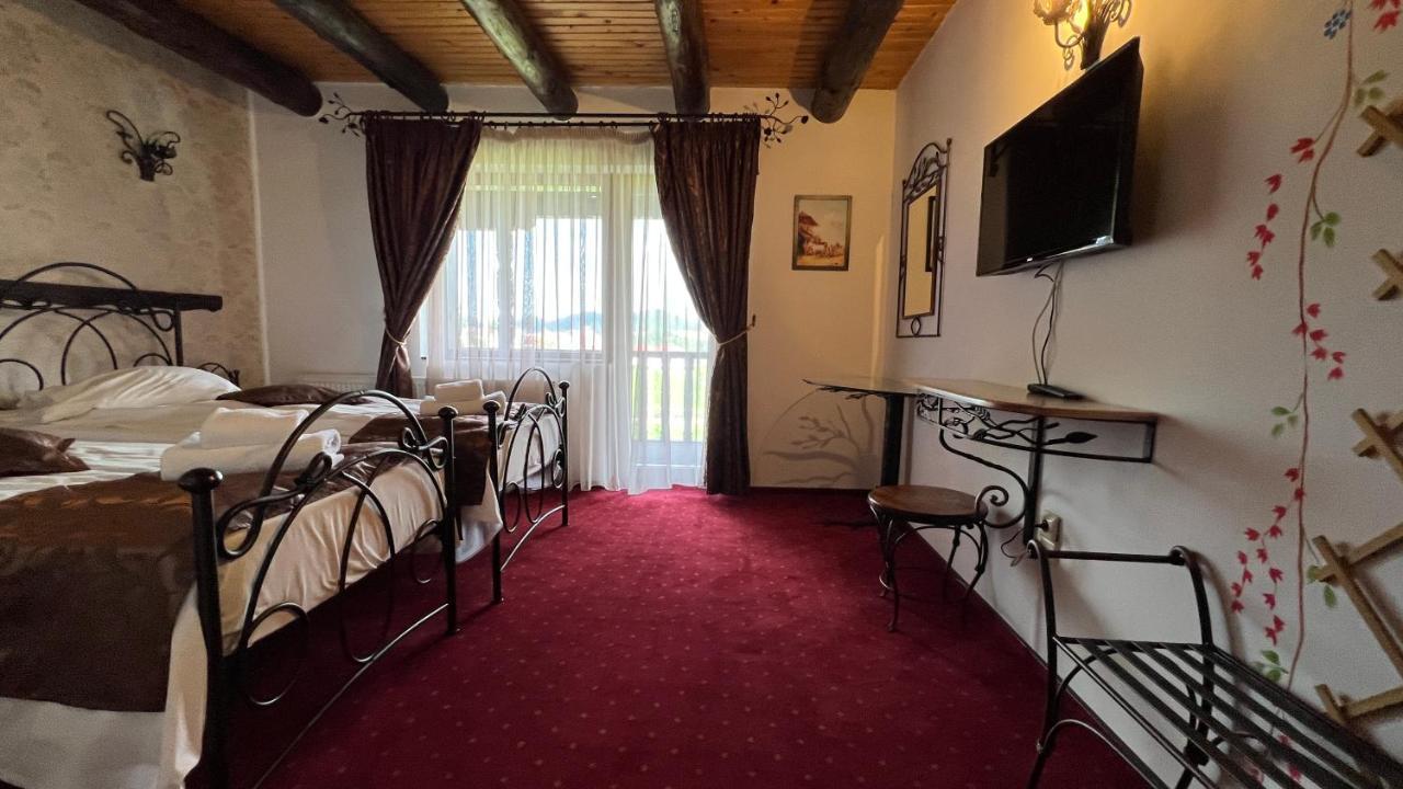 Complex Padina Ursului Фундата Экстерьер фото