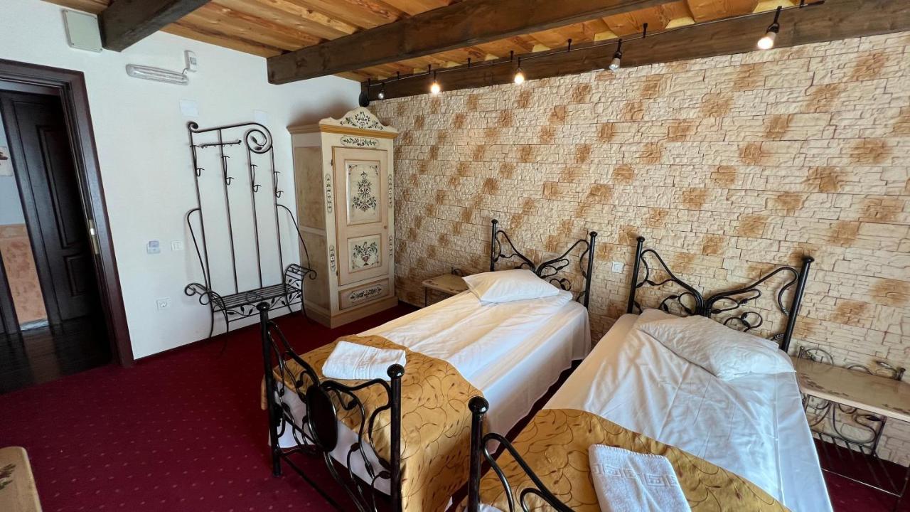 Complex Padina Ursului Фундата Экстерьер фото