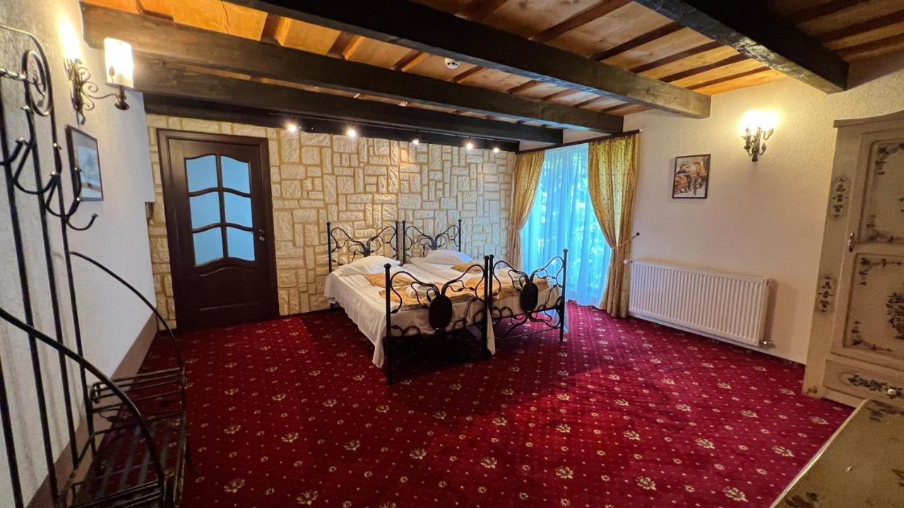 Complex Padina Ursului Фундата Экстерьер фото
