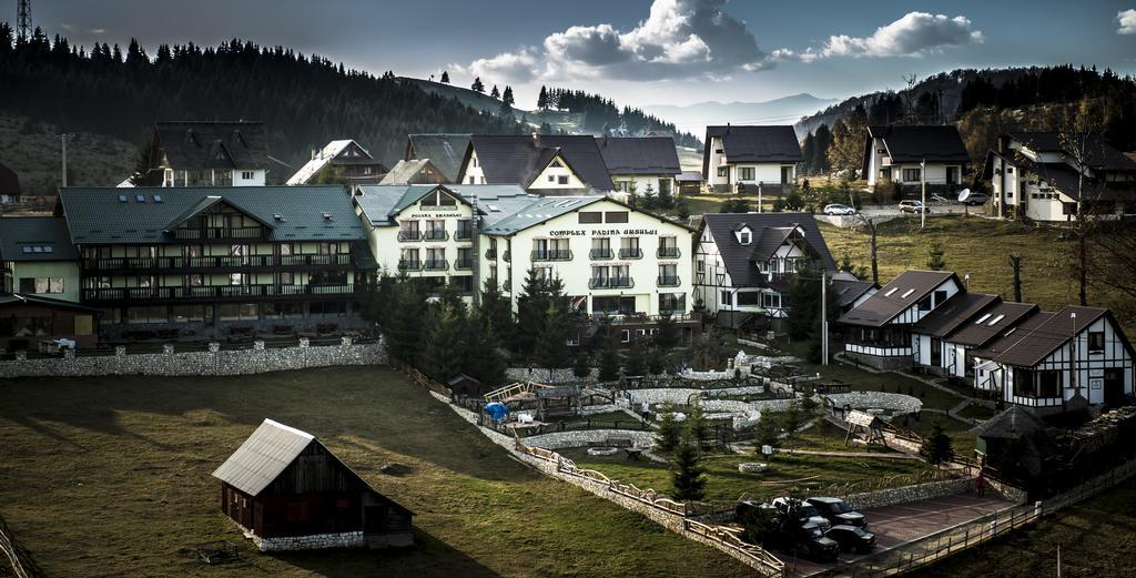 Complex Padina Ursului Фундата Экстерьер фото